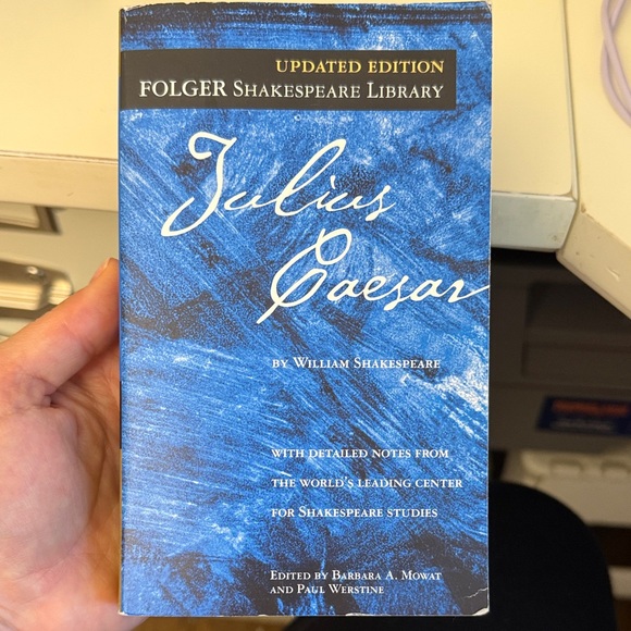 Julius Caesar Book - Blue Cover - Picture 1 of 1
